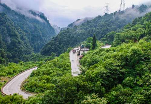 貨車跑山路注意事項(xiàng)有哪些