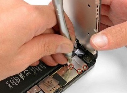 蘋果手機(jī)iphone5怎么換電池教程圖解