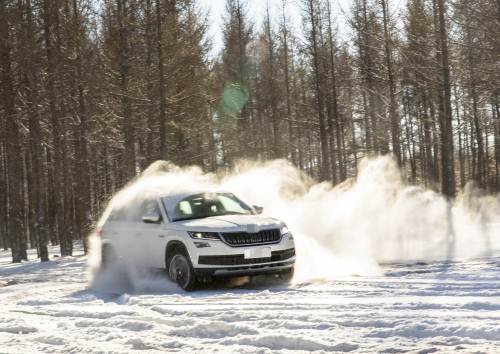 汽車雪天如何防滑 汽車雪天防滑的方法介紹