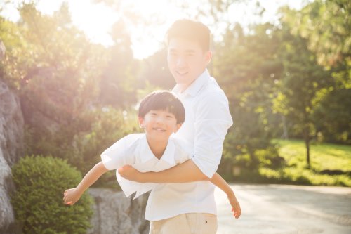 夢見抱男孩是什么意思