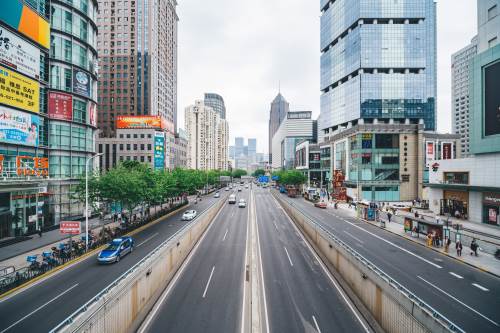 路邊白色實線能停車嗎 路邊停車要注意什么