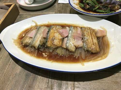 蔥油帶魚的做法 色澤美觀味道飄香