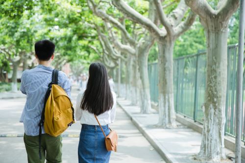 夢見自己喜歡的男生是什么意思