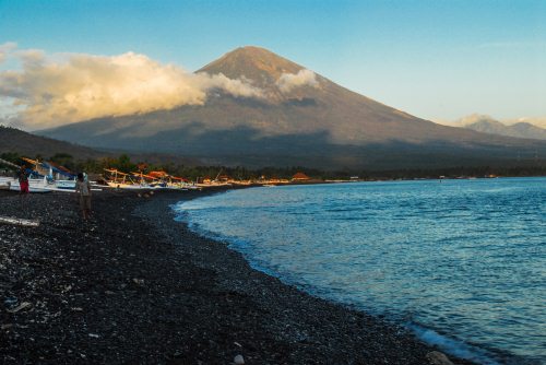 全球最矮小的火山布斯卡火山 呆萌又好玩