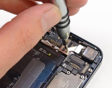 蘋果iphone5拆解圖 iphone5真機(jī)超詳細(xì)拆解圖過程