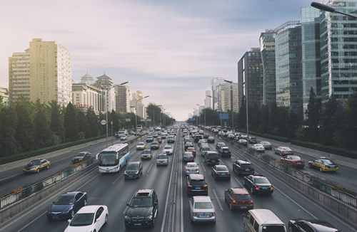 舉報行人在道路坐臥最高可獎勵一萬元