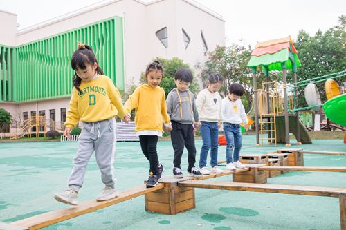 天氣變冷上幼兒園要注意什么?父母要注意