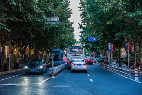 上異地車牌有哪些優(yōu)勢和劣勢 手續(xù)有哪些