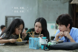 電影《云邊有個小賣部》曝球球認(rèn)親預(yù)告 6.22上映